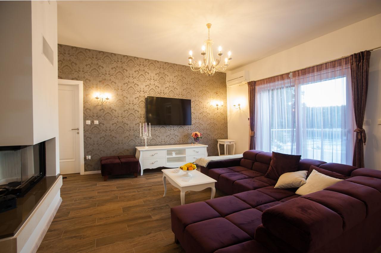 Luxury Villa Kate - In Lucice Bay With Turquoise Sea, Amazing Seaviews, And Heated Pool Milna  Exteriér fotografie
