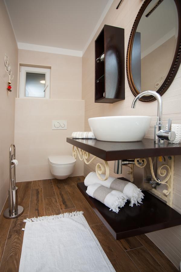 Luxury Villa Kate - In Lucice Bay With Turquoise Sea, Amazing Seaviews, And Heated Pool Milna  Exteriér fotografie
