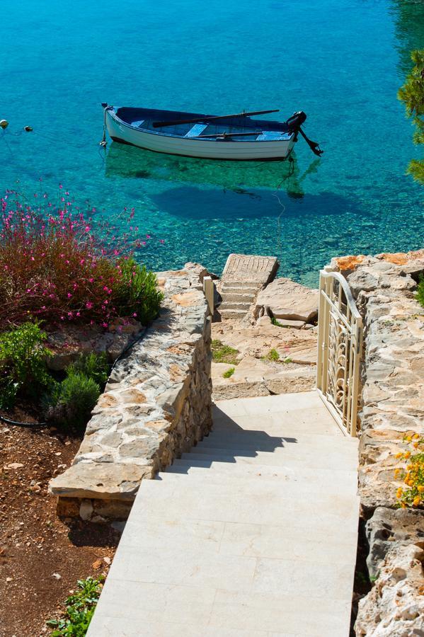 Luxury Villa Kate - In Lucice Bay With Turquoise Sea, Amazing Seaviews, And Heated Pool Milna  Exteriér fotografie