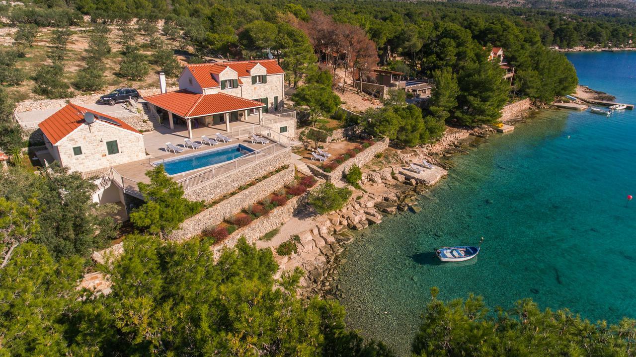 Luxury Villa Kate - In Lucice Bay With Turquoise Sea, Amazing Seaviews, And Heated Pool Milna  Exteriér fotografie