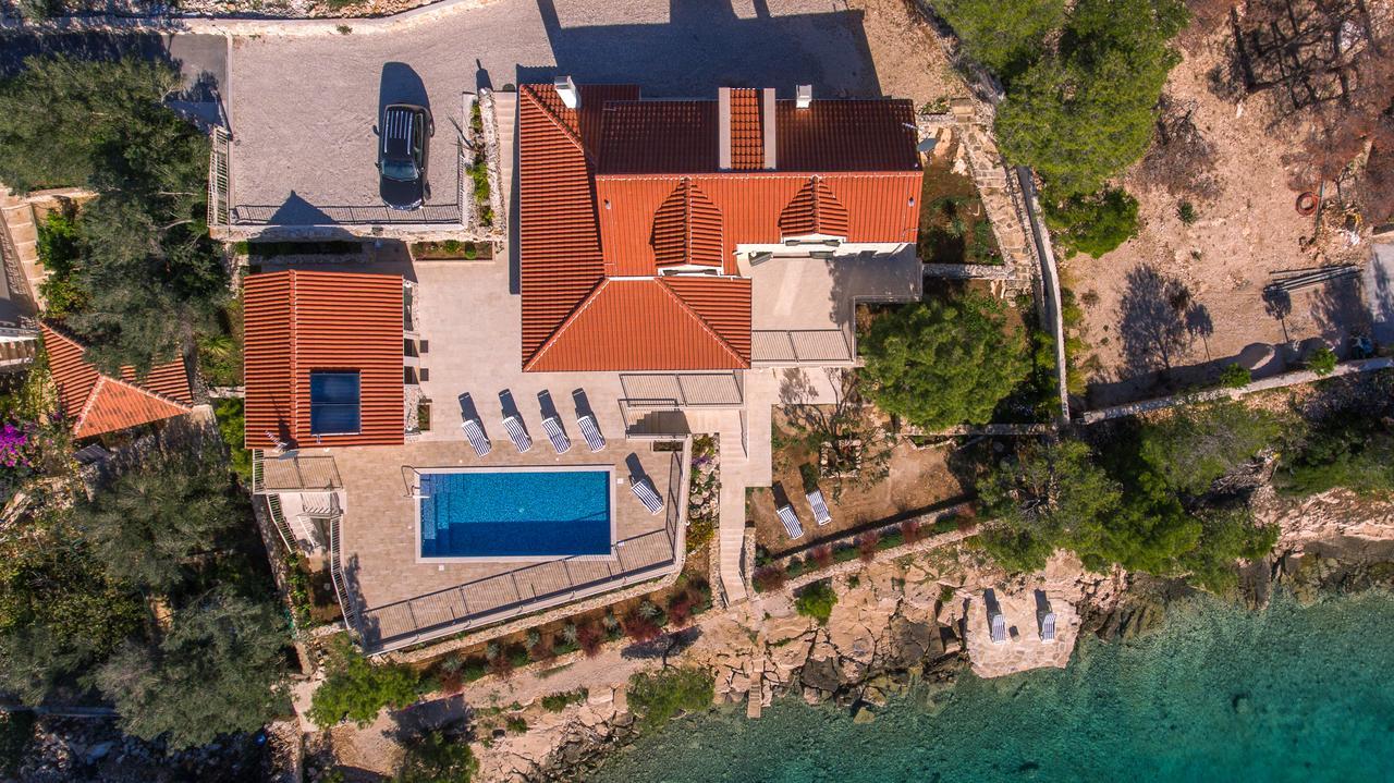Luxury Villa Kate - In Lucice Bay With Turquoise Sea, Amazing Seaviews, And Heated Pool Milna  Exteriér fotografie