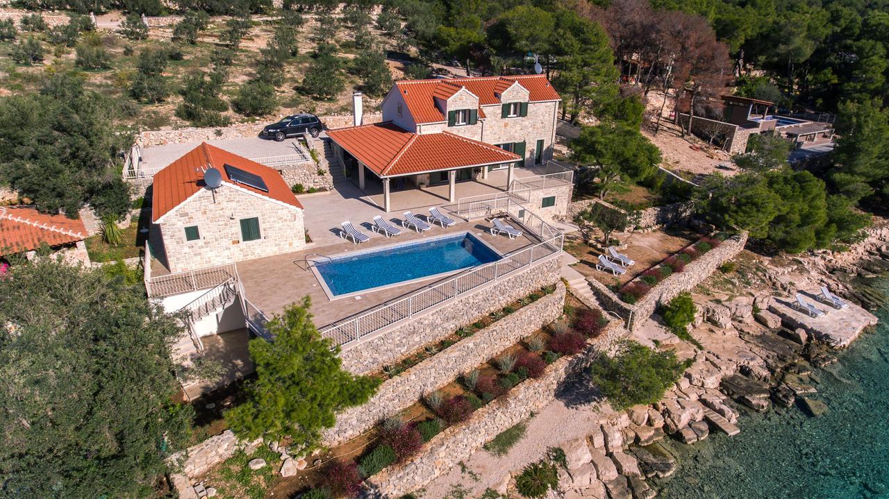 Luxury Villa Kate - In Lucice Bay With Turquoise Sea, Amazing Seaviews, And Heated Pool Milna  Exteriér fotografie