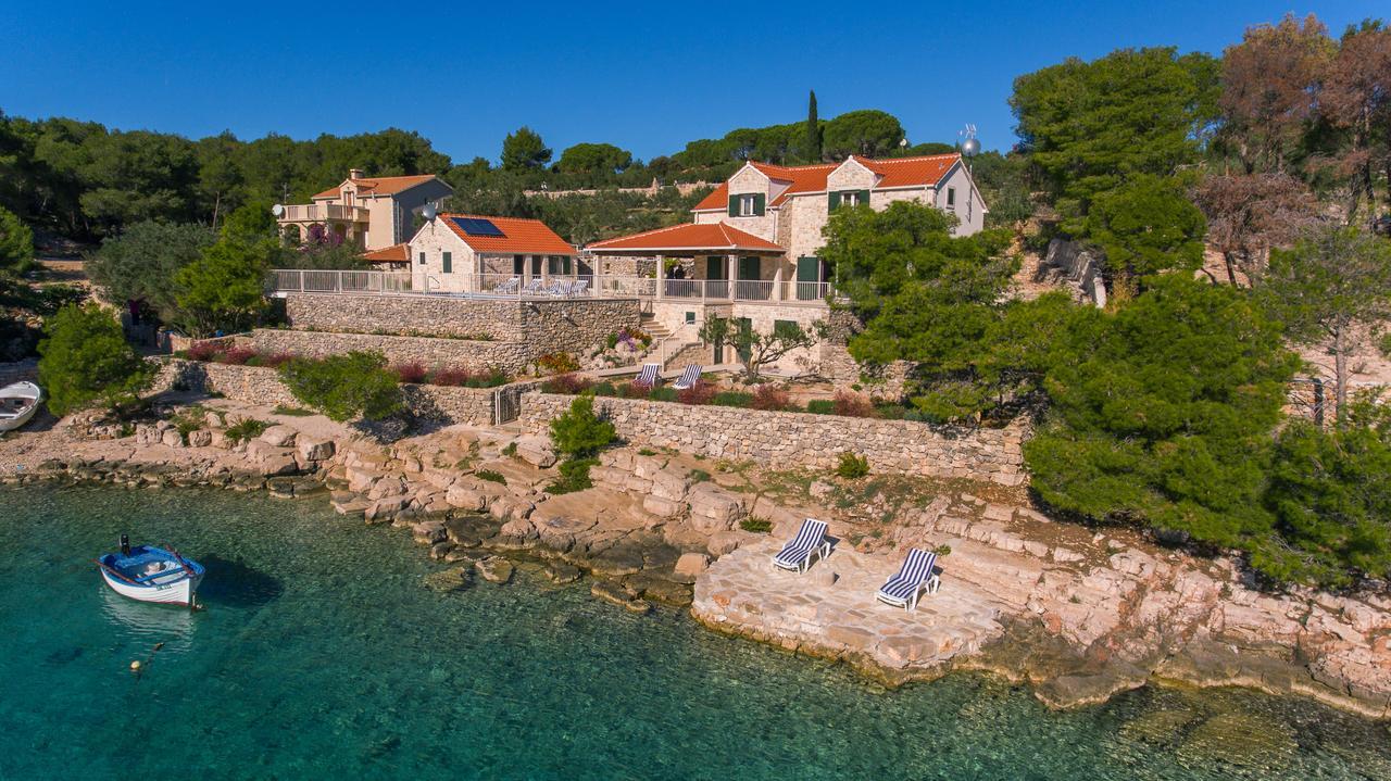 Luxury Villa Kate - In Lucice Bay With Turquoise Sea, Amazing Seaviews, And Heated Pool Milna  Exteriér fotografie