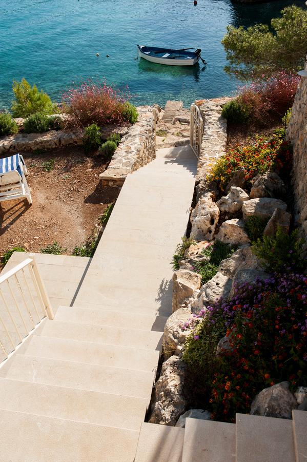Luxury Villa Kate - In Lucice Bay With Turquoise Sea, Amazing Seaviews, And Heated Pool Milna  Exteriér fotografie