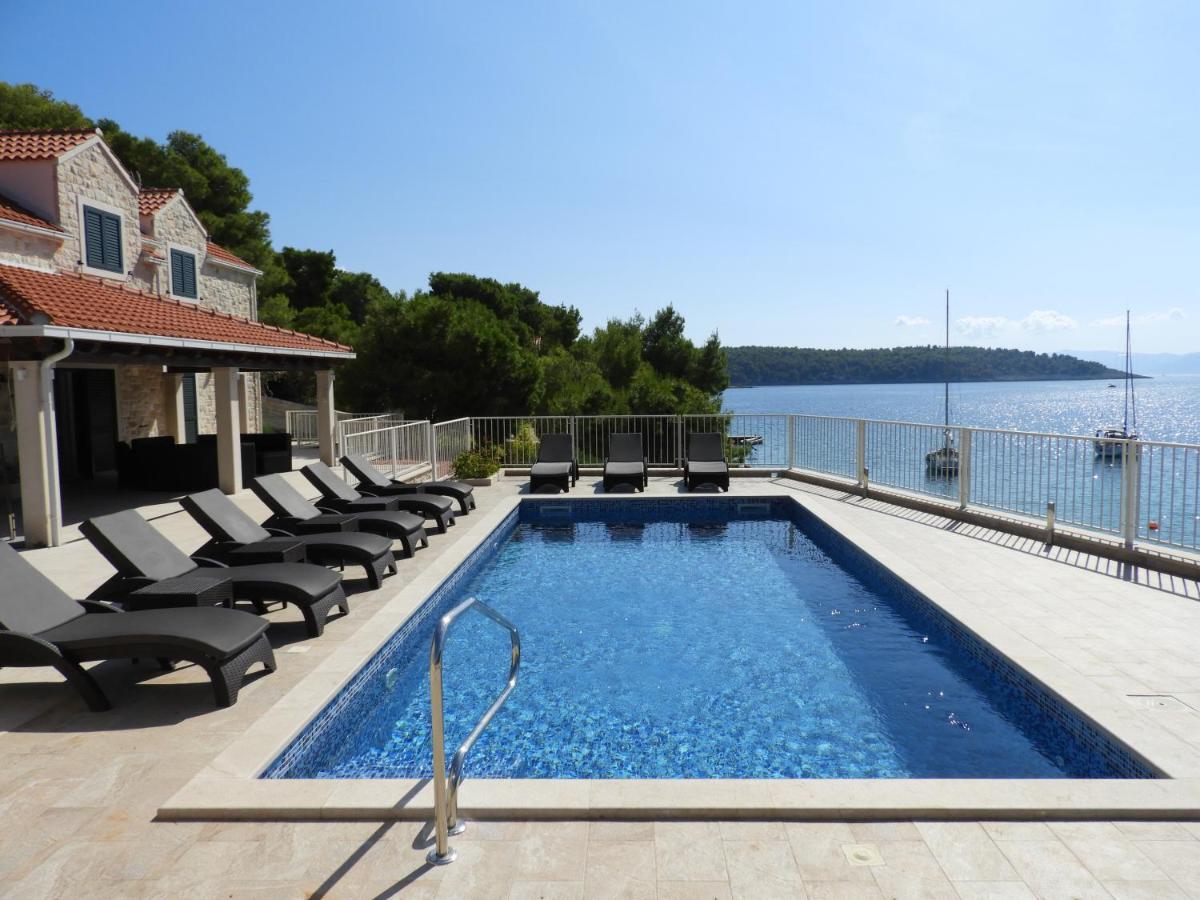 Luxury Villa Kate - In Lucice Bay With Turquoise Sea, Amazing Seaviews, And Heated Pool Milna  Exteriér fotografie