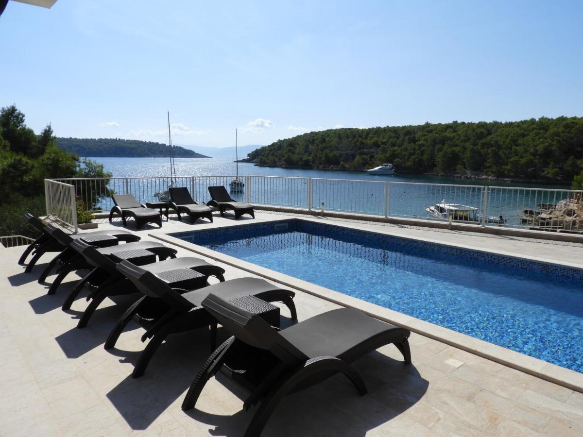 Luxury Villa Kate - In Lucice Bay With Turquoise Sea, Amazing Seaviews, And Heated Pool Milna  Exteriér fotografie